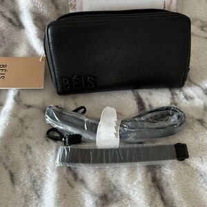 Beis Travel Wallet in Black